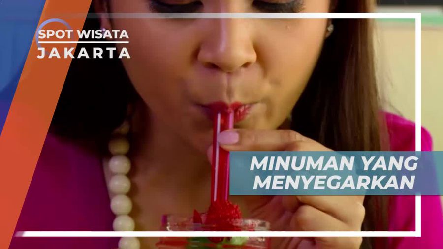 Strawberry Peachtale Mocktail, Kesegaran Jus Dengan Topping Buah Utuh, Jakarta