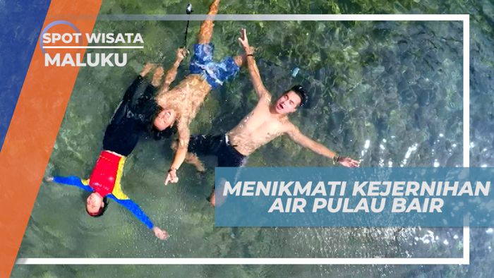Menjelajahi Teluk Pulau Bair Sambil Menikmati Indahnya Pemandangan Tebing, Maluku