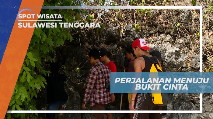 Mendaki Batu Karang Tepi Pantai Menuju Puncak Bukit Cinta, Sulawesi Tenggara