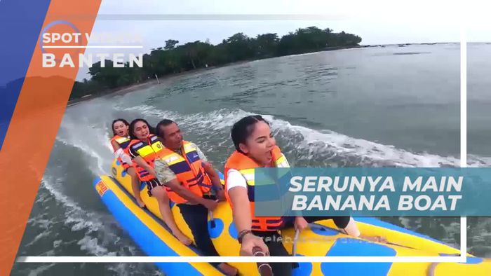 Uji Adrenalin Bermain Banana Boat di Anyer Banten