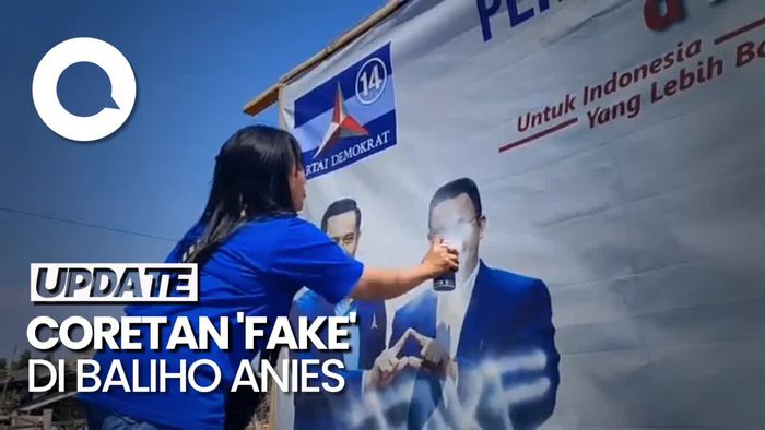 Kader Demokrat Pasuruan Ramai-ramai Coret Wajah Anies di Baliho Pakai Pilok