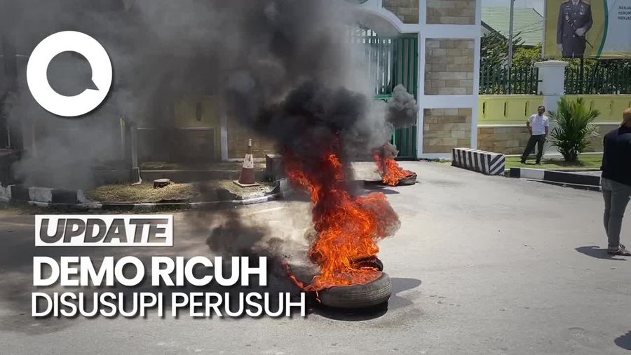Demo di Kejati Sultra Ricuh, 1 Orang Kena Busur