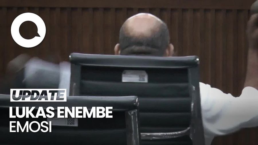 Detik-detik Lukas Enembe Lempar Mic di Ruang Sidang