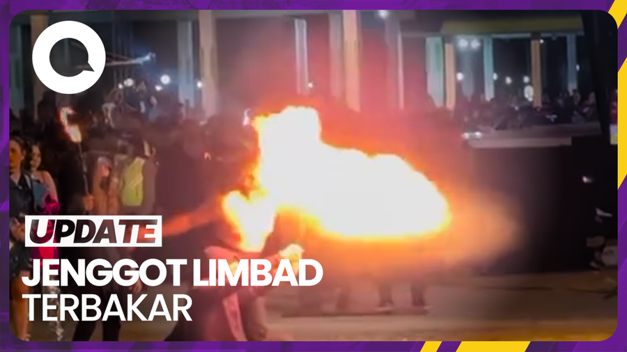 Detik-detik Jenggot Limbad Terbakar saat Aksi Sembur Api