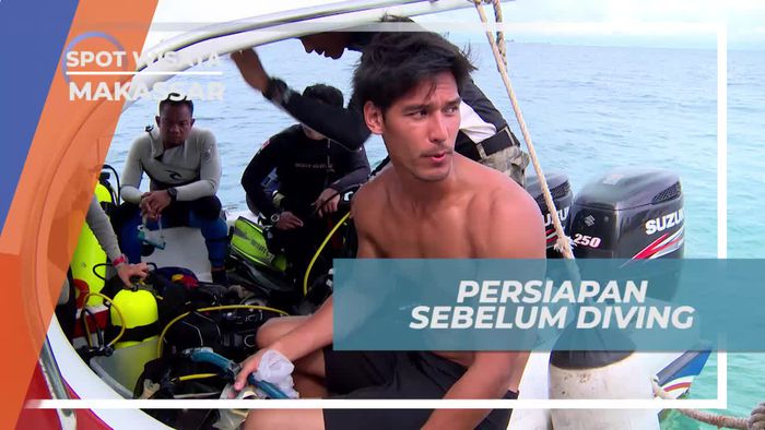 Mengenakan Pakaian Selam, Persiapan Diving di Makassar