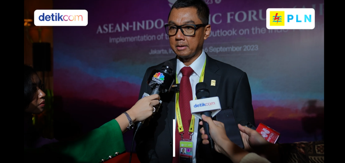 Tantangan Transisi Energi Bagi PLN