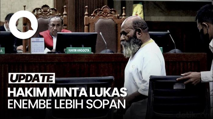 Kala Hakim Ingatkan Lukas Enembe Tak Memaki-Mengumpat di Persidangan
