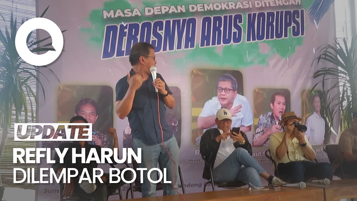 Refly Harun Dilempar Botol Saat Diskusi Bareng Rocky Gerung