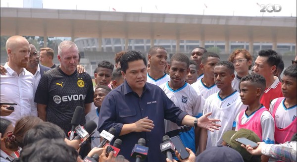 Legenda Borussia Dortmund Beri Coaching Clinic untuk PFA