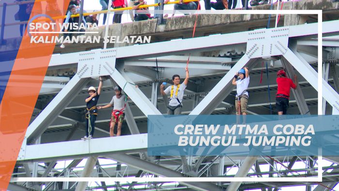 Uji Nyali, Sensasi Melompat Ke Sungai Dari Atas Jembatan Barito, Kalimantan Selatan