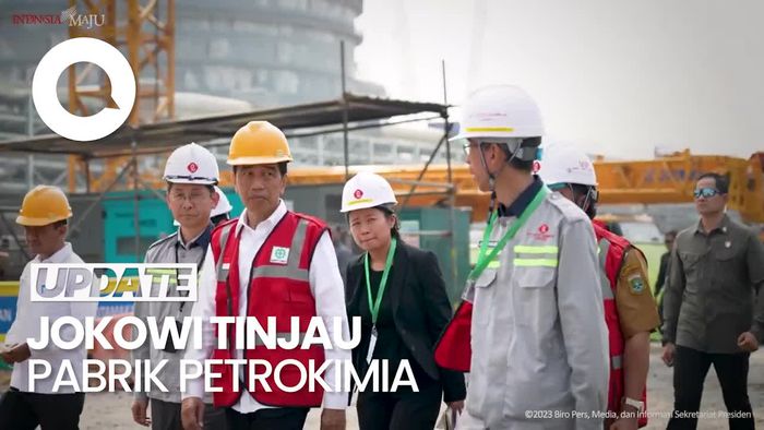 Momen Jokowi Tinjau Pabrik Petrokimia Rp 60 T di Cilegon