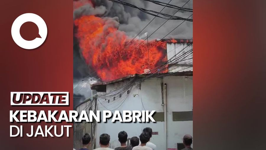 Kebakaran Pabrik di Kapuk Muara Jakut, 120 Personel Damkar Diterjunkan