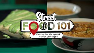 Mie Nyemek dan Kue Pancong Viral di Gondangdia