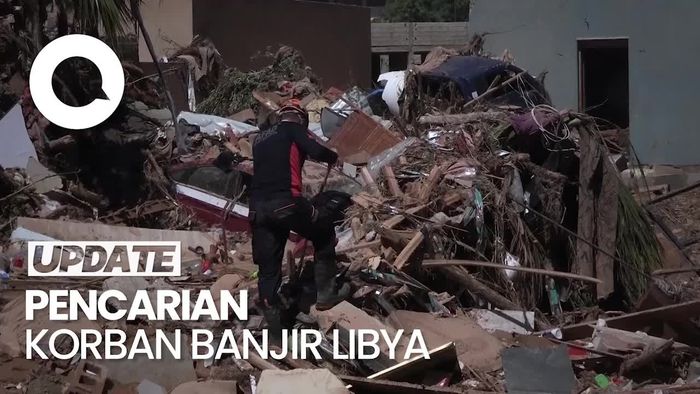 Melihat Proses Pencarian Korban Banjir Bandang di Libya