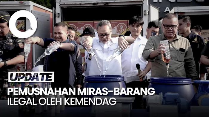 Mendag Musnahkan Miras-Barang Ilegal di Makassar Senilai Rp 7 M