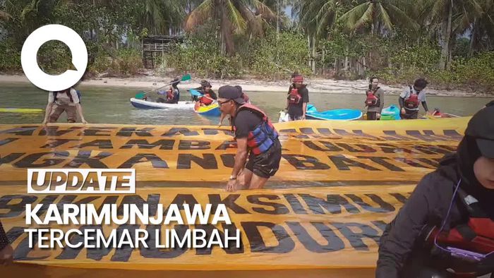 Protes soal Lingkungan, Warga Bentangkan Spanduk di Laut Karimunjawa