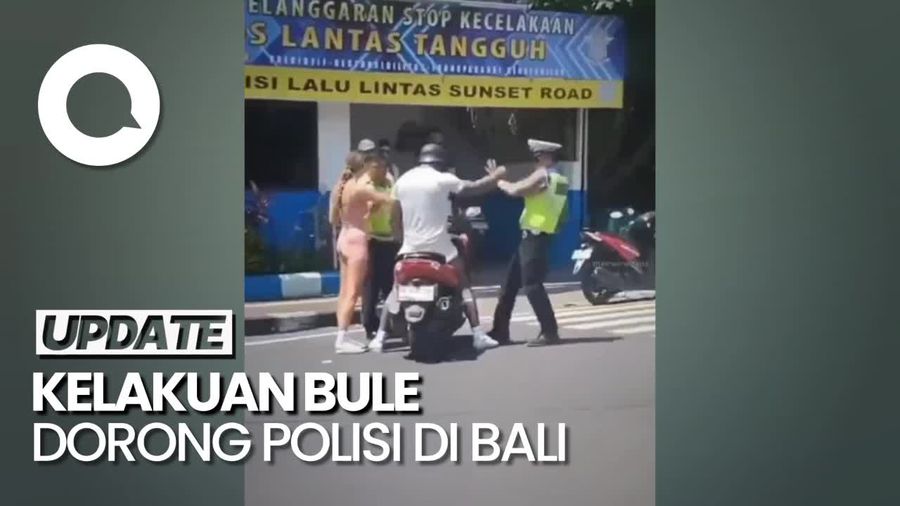 Momen Wisatawan Bule Dorong Polisi saat Ditilang di Jalan Sunset Road Bali