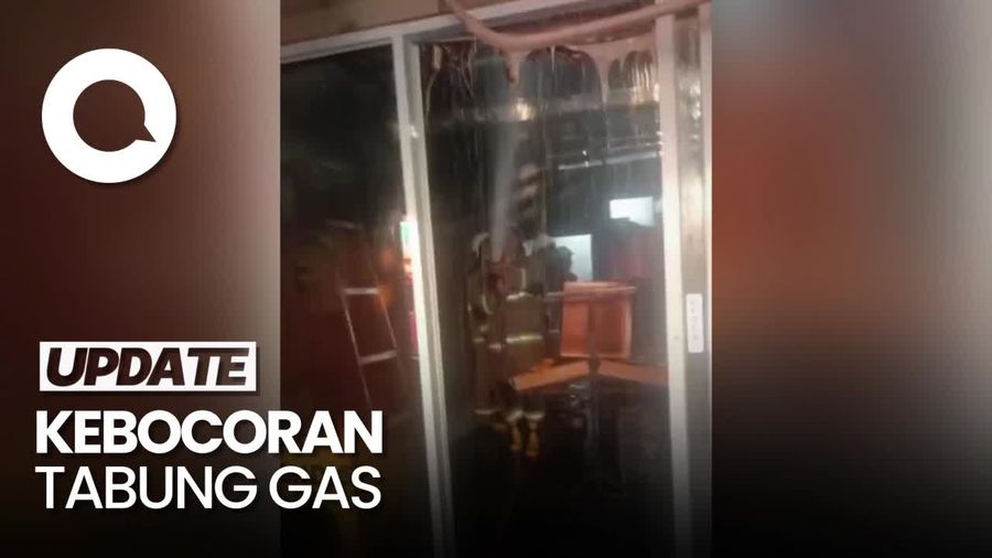 Diduga Tabung Gas Bocor, 4 Kios di Duren Sawit terbakar