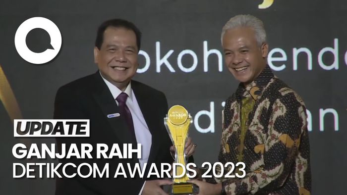 Ganjar Tokoh Pendongkrak Kualitas Pendidikan Keluarga Miskin detikcom Awards