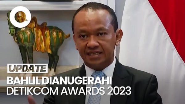 Bahlil Lahadalia Raih Penghargaan Tokoh Pendorong Investasi Nasional