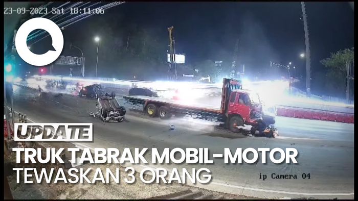 Detik-detik Truk Tabrak 4 Mobil dan 9 Motor di Semarang
