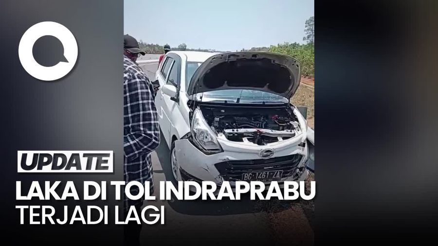 Hilang Kendali, Sigra Tabrak Barier hingga Ringsek di Ruas Tol Indraprabu