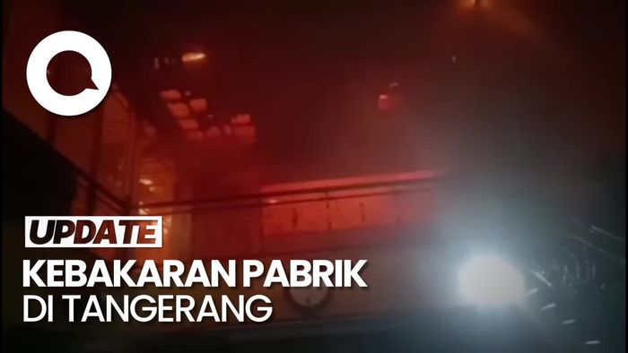 Kebakaran Pabrik Cokelat di Tangerang, 12 Unit Mobil Damkar Dikerahkan