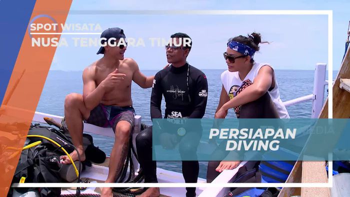 Berperahu Menuju Spot Diving Pulau Sebayur Flores