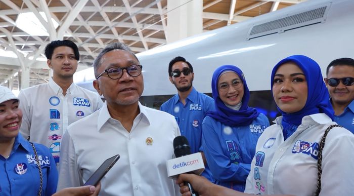 Zulkifli Hasan Kunjungan Kerja Pakai Whoosh