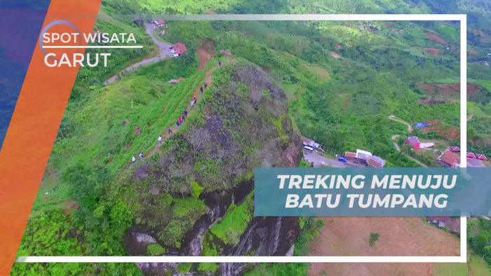 Melintasi Jalan Setapak Menuju Batu Tumpang Garut