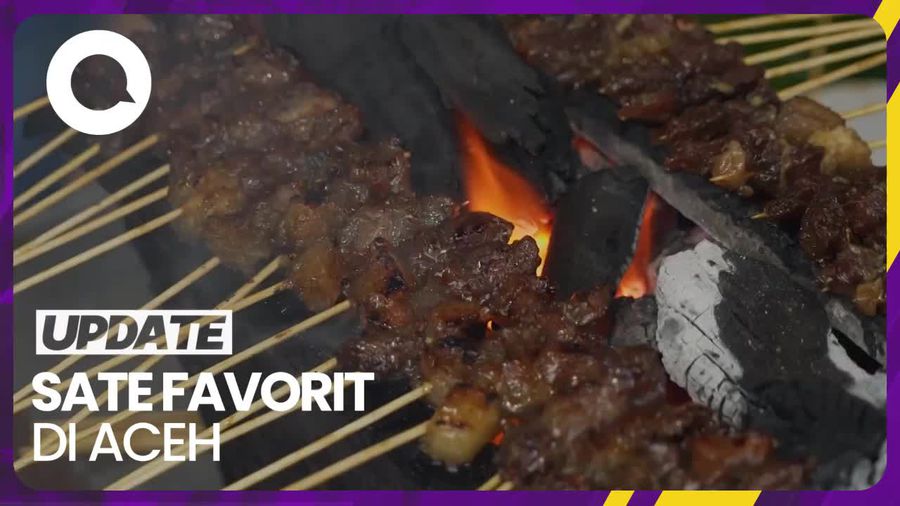 Bikin Laper: Makan Sate Dipadukan dengan Kuah Soto