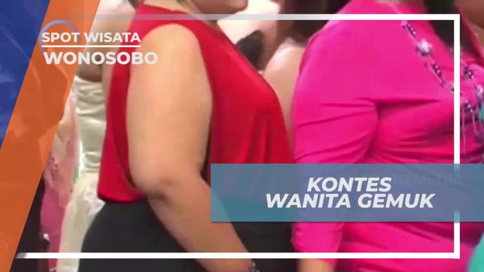 Kontes Unik di Atas Catwalk Pusat Perbelanjaan Surabaya