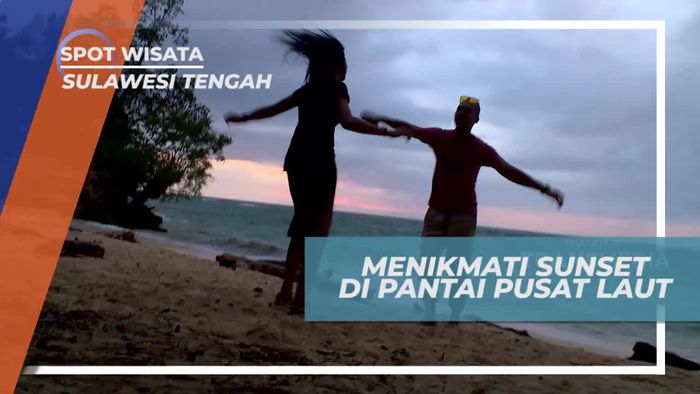 Bermain Ayunan dan Berdansa di Tepi Pantai Pusat Laut Donggala