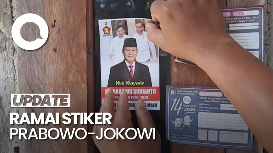Stiker Prabowo Bersama Jokowi Mulai Disebar ke Rumah-rumah Warga Pati