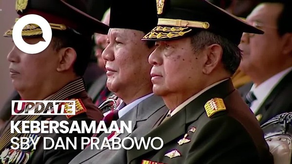Hadiri Perayaan HUT ke-78 TNI, SBY dan Prabowo Duduk Bersebelahan