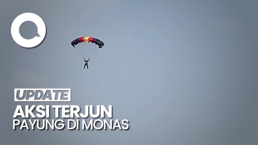 Aksi Penerjun Payung Unjuk Gigi di Perayaan HUT ke-78 TNI