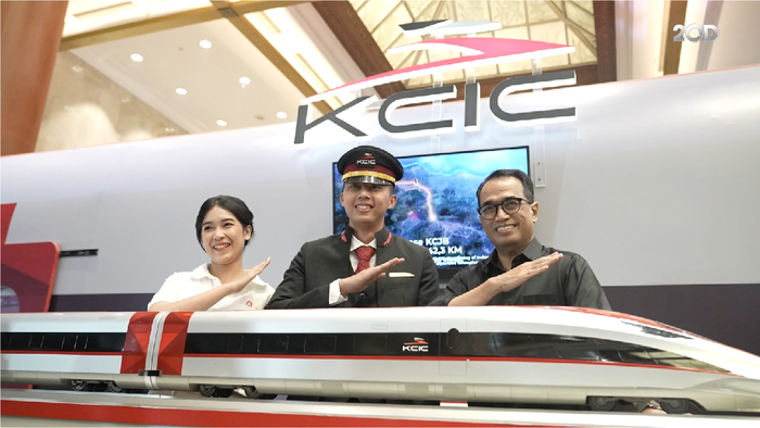 Rasakan Kereta Cepat Whoosh di Booth KCIC Hub Space 2023