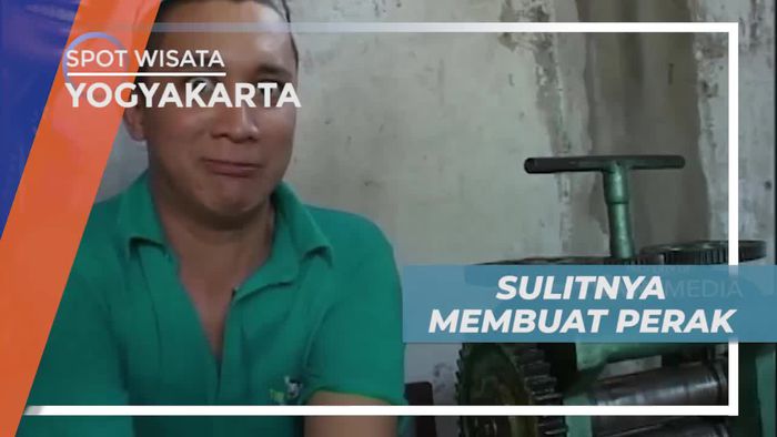 Mencoba Membuat Perak di Tempat Pengrajin Kotagede Yogyakarta