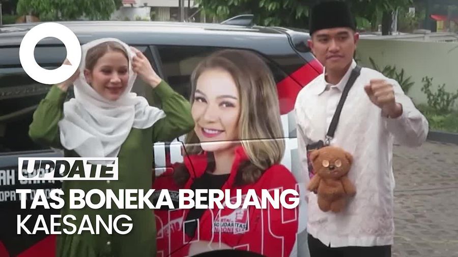 Kaesang Bawa Tas Boneka Beruang Saat Temui Ketum PP Muhammadiyah