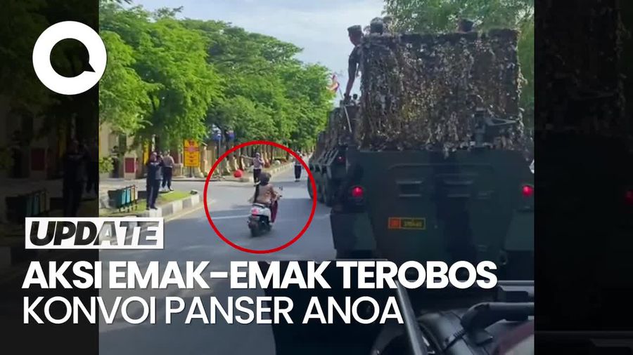 Emak-emak Nekat Bawa Motor Terobos Konvoi Panser Anoa TNI di Aceh