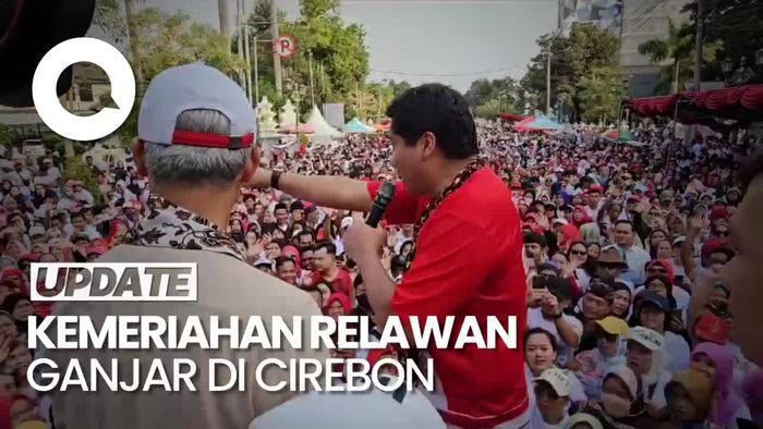 Ganjar dan Ara Bakar Semangat Ribuan Relawan di Cirebon