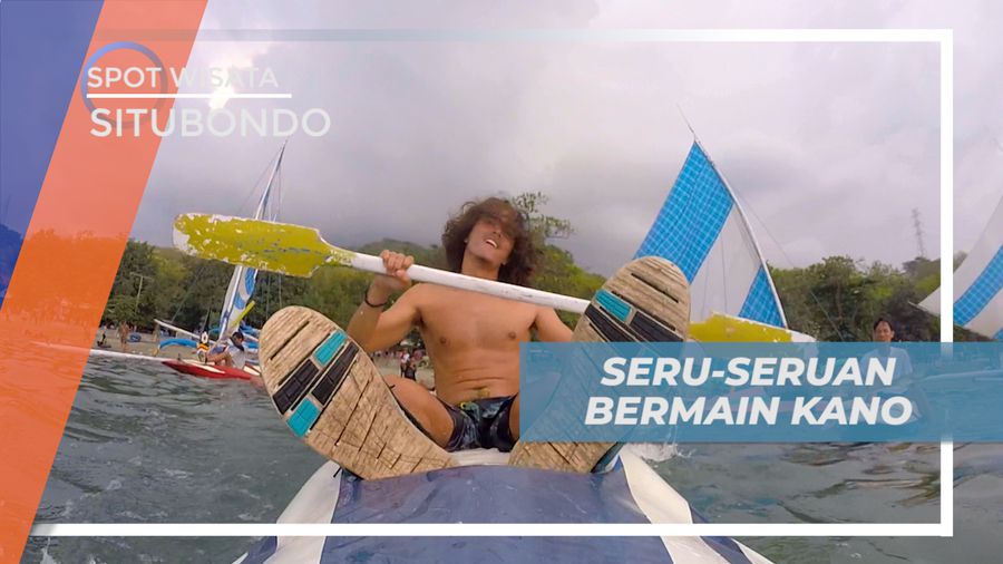 Seru-seruan Dayung Kano di Pantai Pasir Putih yang Indah, Situbondo