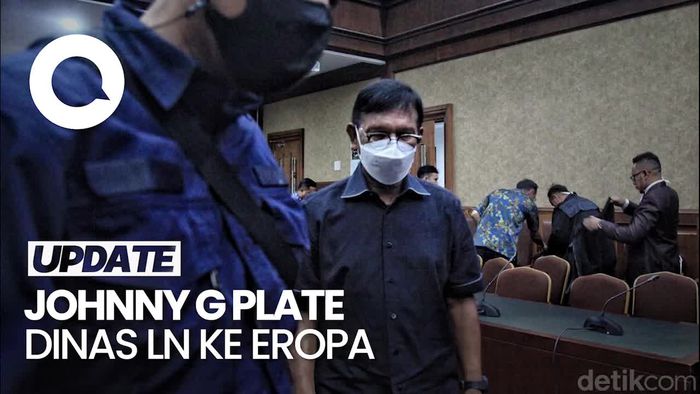 Hakim Cecar Direktur Keuangan BAKTI soal Dinas Johnny Plate ke Eropa