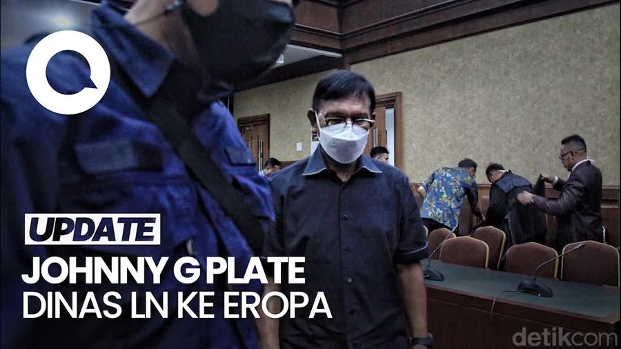 Hakim Cecar Direktur Keuangan BAKTI soal Dinas Johnny Plate ke Eropa