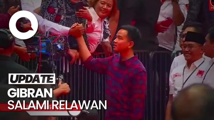 Momen Gibran Salami Relawan dan Ketum Parpol saat Tiba di Rakernas Projo