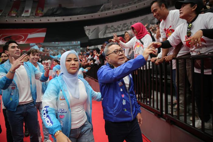 Momen Zulhas-Bluesquad Disambut Gemuruh Relawan Projo