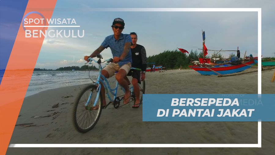 Menikmati Suasana Sore, Berkeliling Pantai Jakat Dengan Naik Sepeda, Bengkulu