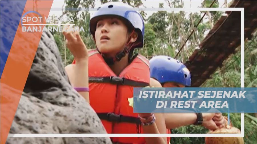 Rehat Sejenak Mengisi Perut, Sebelum Melanjutkan Jalur Rafting yang Panjang, Banjarnegara