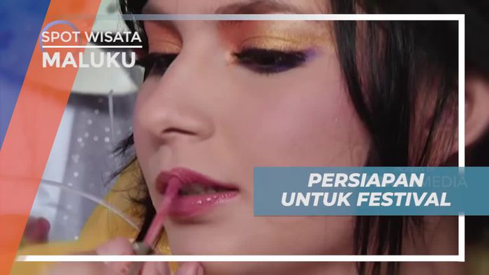 Berdandan Cantik Untuk Persiapan Festival Kabaret Jailolo Halmahera Barat