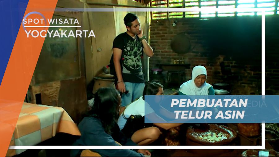 Melihat Secara Langsung Proses Pembuatan Telur Asin Khas Desa Wates, Yogyakarta